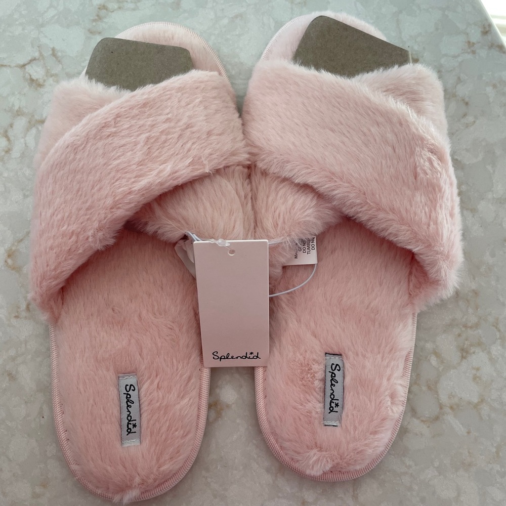 Splendid Faux Pink Fur cross slippers Size M/L